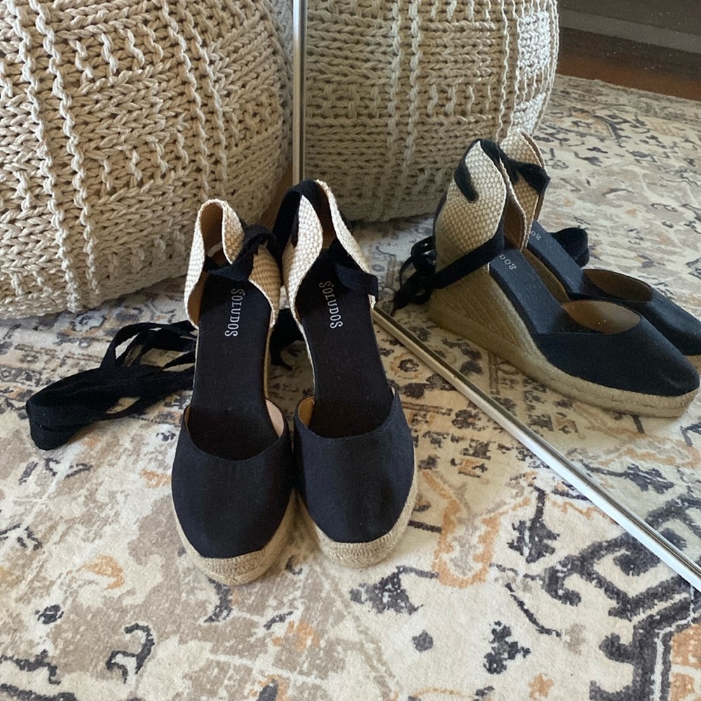 Soludos Black Espadrille Wedge Sandals with Natural Rope Heel